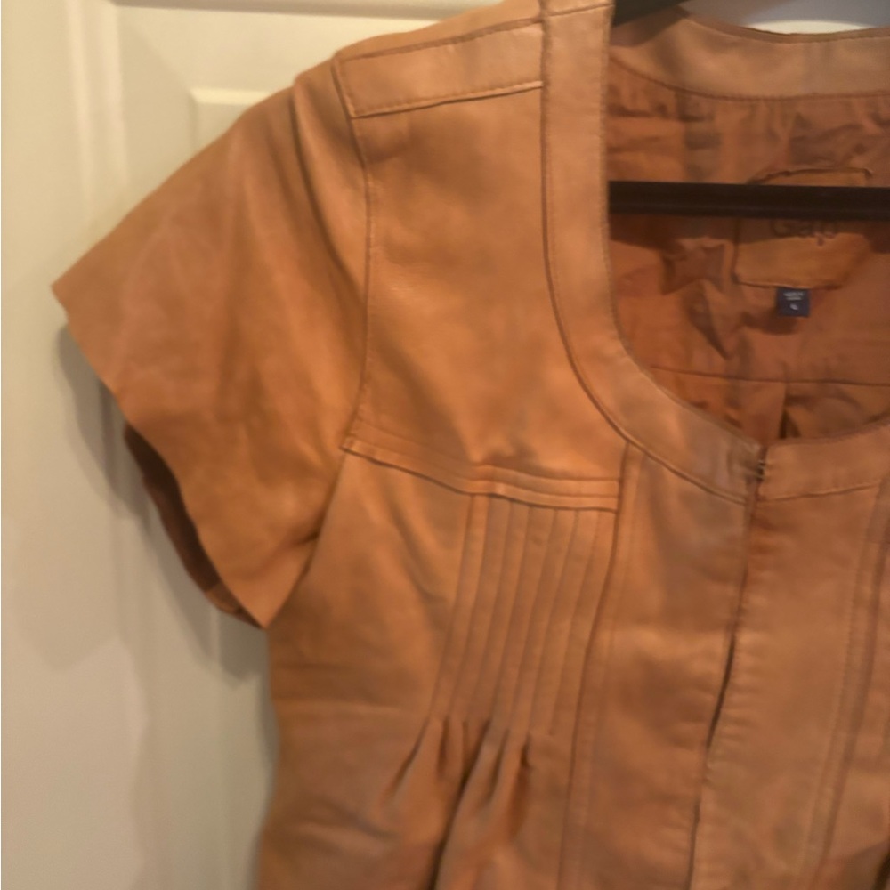 Vintage GAP Women's Brown Short Sleeve Leather Jacket - Picture 6 of 7